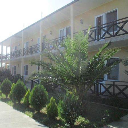 Guest House У Дедушки Самвела Alakhadzi Ngoại thất bức ảnh