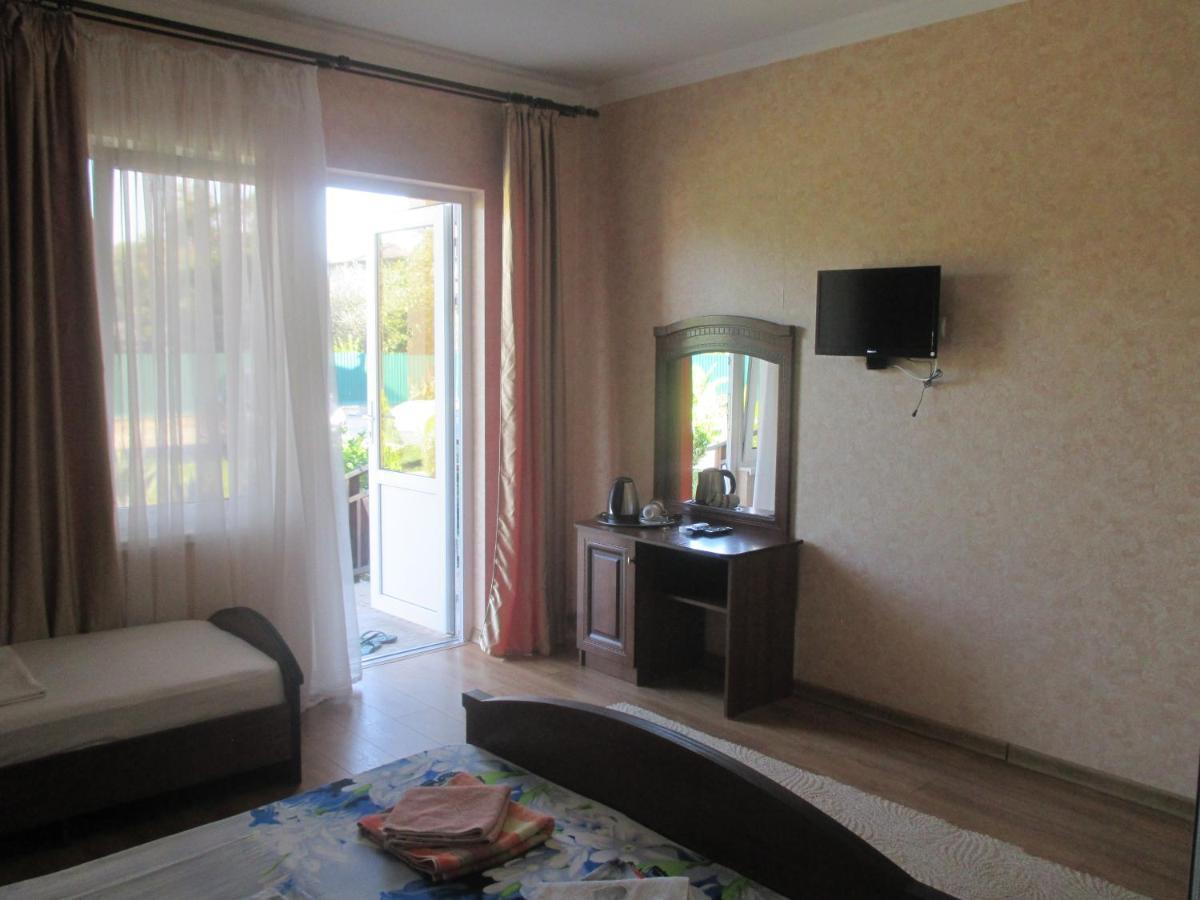 Guest House У Дедушки Самвела Alakhadzi Ngoại thất bức ảnh