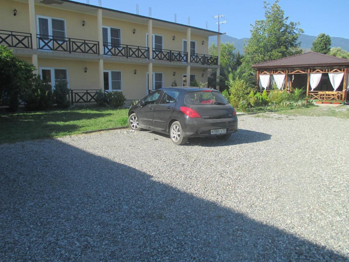 Guest House У Дедушки Самвела Alakhadzi Ngoại thất bức ảnh