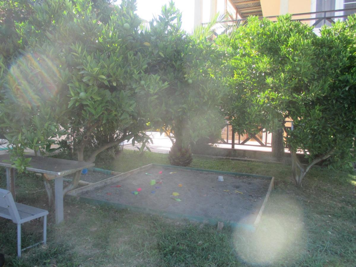 Guest House У Дедушки Самвела Alakhadzi Ngoại thất bức ảnh